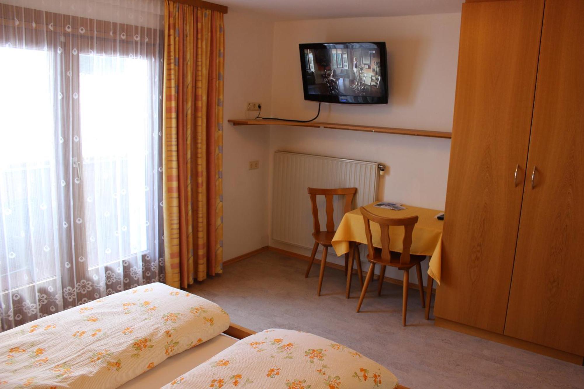 Haus Christian Daire Klosterle am Arlberg Dış mekan fotoğraf